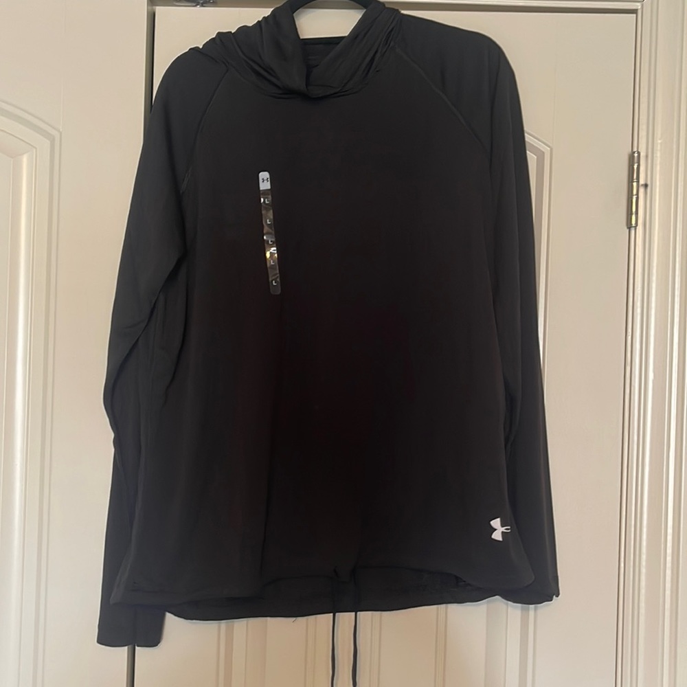 Under Armour Women’s Brand New With Tags Size Large Hooded pullover.